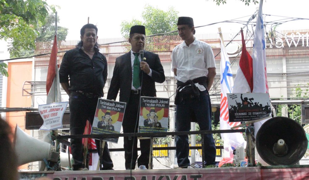 Pelantikan DPRD Kota Depok Diwarnai Unjuk Rasa