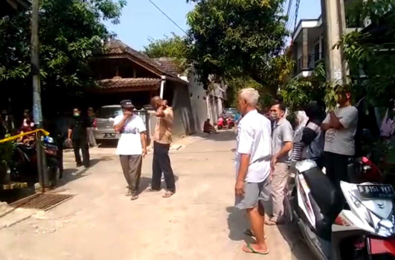 Mayat Pria Paruh Baya Membusuk di Sukmajaya