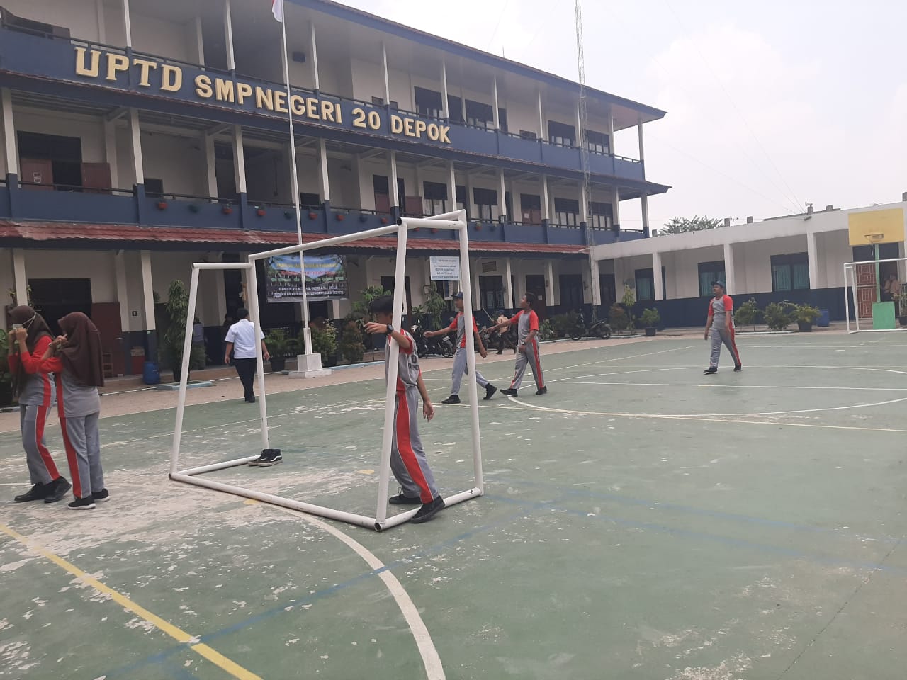 Orang Tua Murid SMPN 20 Depok Minta Sekolah Awasi Kebersihan Lingkungan