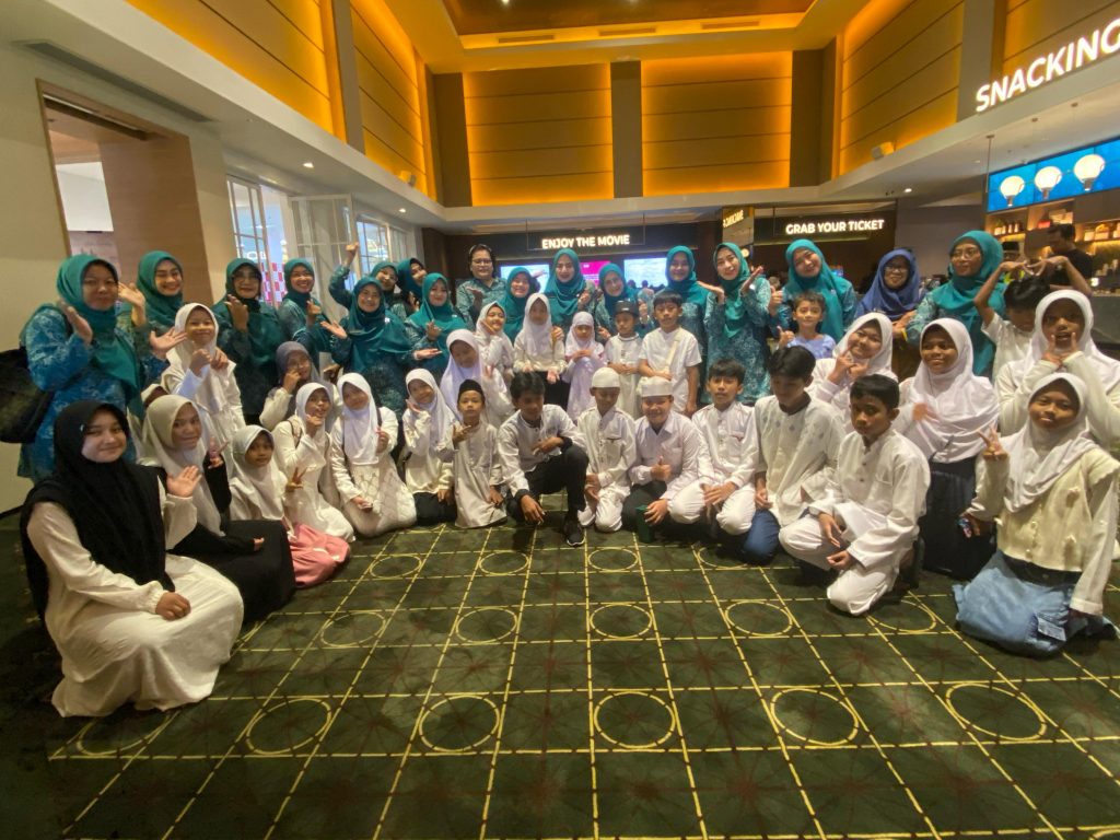 Cing Ikah nobar film Jumbo