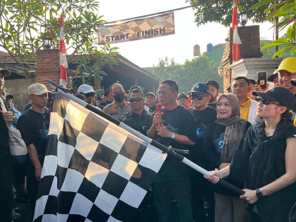 Ayu Ting Ting ikut acara Jalan Sehat