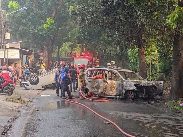 Duduk Persoalan dan Kronologi Mobil Polisi Dirusak Sampai DIbakar di Harjamukti