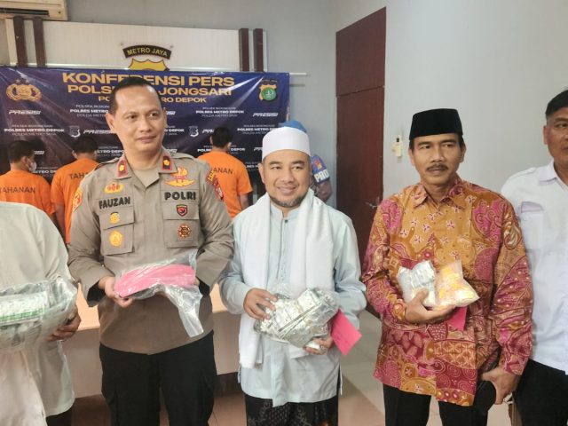Berkedok Warung Kelontong, Empat Pelaku Jual Obat Daftar G Diamankan Polsek Bojongsari