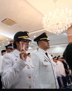 Camat Sukmajaya, Christine