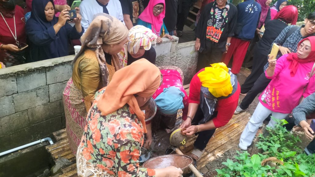 nyuci perabot lebaran depok