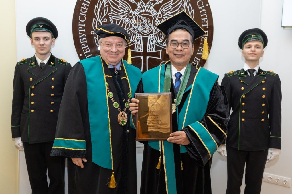 Prof. Ale dianugerahi Doktor Kehormatan dari St. Petersburg Polytechnic University (SPbPU)