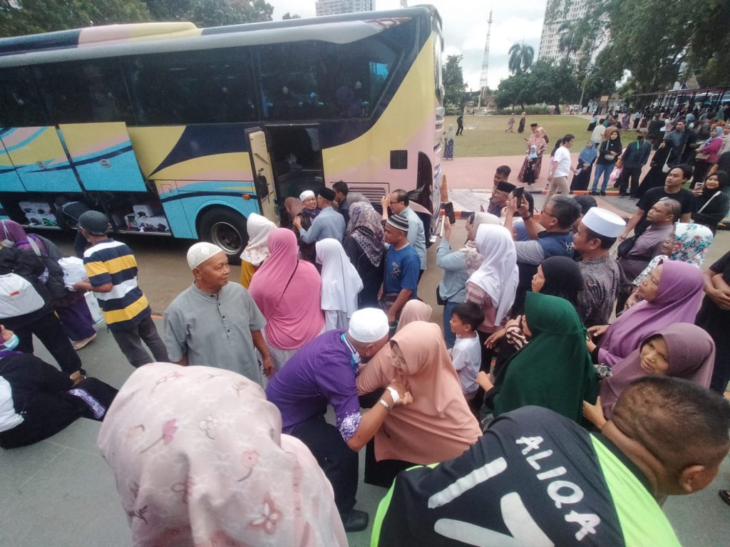 Jemaah haji Depok tiba di DOS