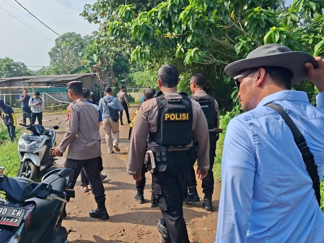 Polisi Bersenjata Kawal Proses Pengukuran Lahan di Kp. Baru Harjamukti