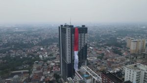 Evencio kibar bendera