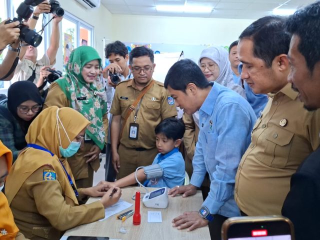 Tinjau Cek Kesehatan Gratis Sekolah, Wamenkes Ingatkan Pentingnya Kesehatan Mental Siswa