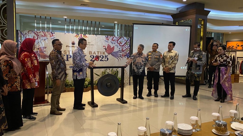 Festival Batik di Santika Hotel Depok