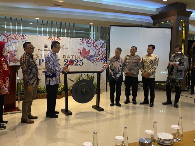 Festival Batik Digelar Selama Sebulan di Santika Hotel Depok