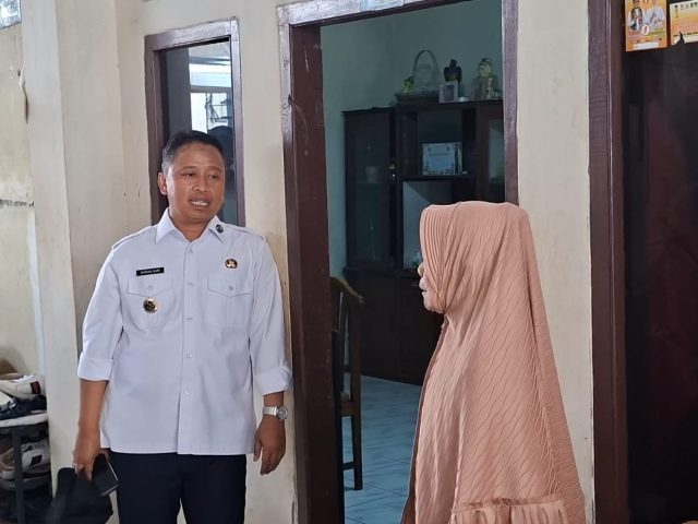 Wali Kota Kunjungi Rumah Warga yang Rusak Akibat Angin Puting Beliung
