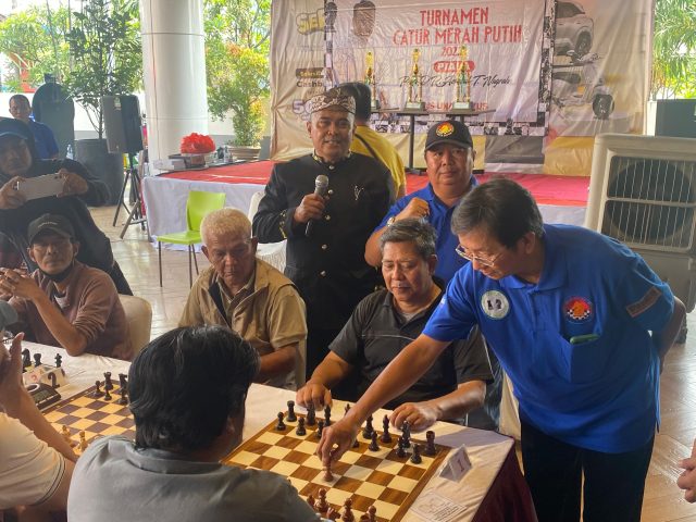 Menggaungkan Olah Raga Catur, Piala Prof. Achmad Nugraha Diikuti Ratusan Peserta
