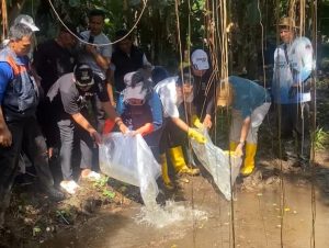 Pelepasan bibit ikan di Situ Gadog