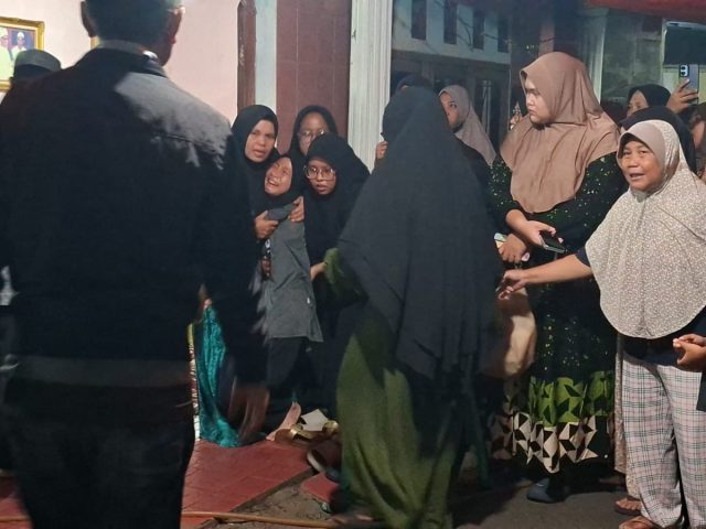 Satu Lagi Warga Depok Jadi Korban Tewas Kebakaran Terra Drone, Jenazah Siti Disambut Isak Tangis
