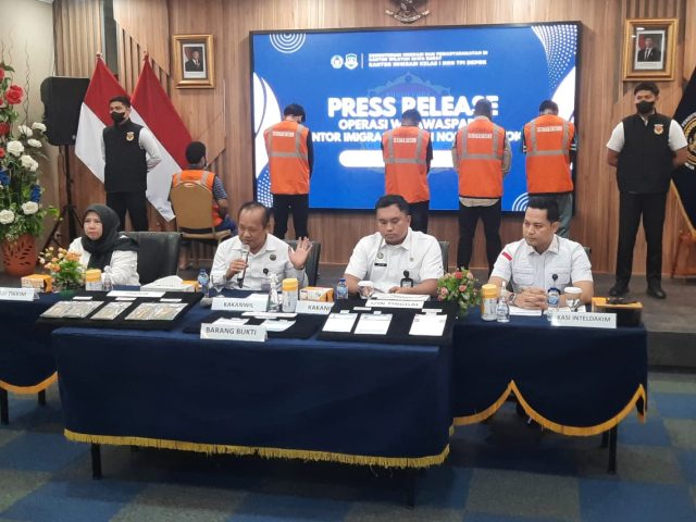 Langgar Aturan, Lima WNA Diamankan dari Sejumlah Apartemen di Depok