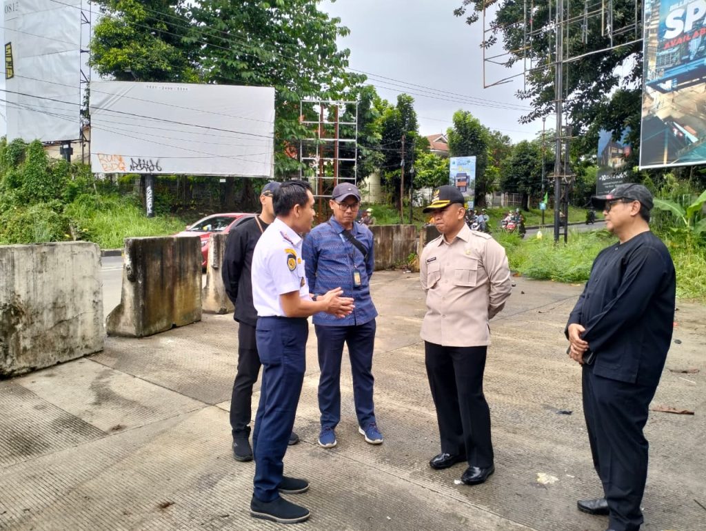 Supian Suri tinjau halte TJ Sawangan