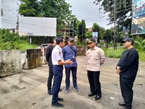 Supian Suri tinjau halte TJ Sawangan