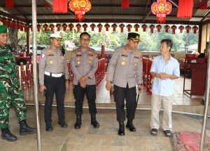 Kapolres tinjau ibadah Imlek di Vihara Gayatri