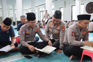 Polisi Mengaji di Polres Depok