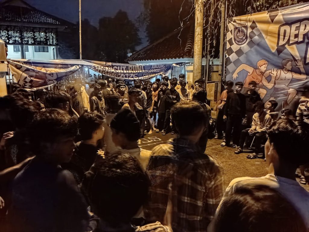 Balap lari malam di Depok