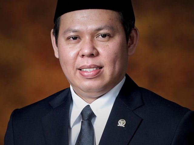 Sambut Idul Fitri, Ketua DPD RI Imbau Semua Pihak Menahan Diri di Tengah Perang