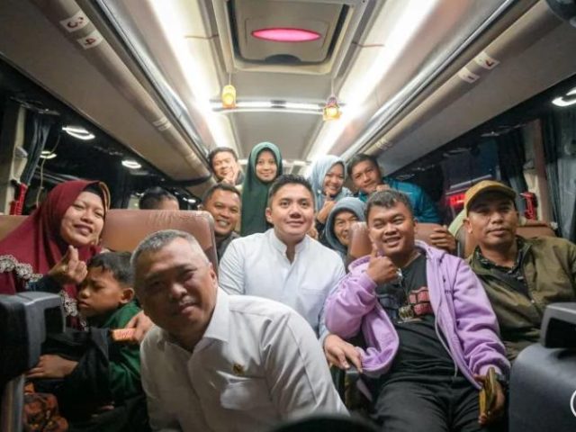 Pastikan Arus Balik Lancar, Seskab Teddy Tinjau Langsung ke Kondisi Lapangan