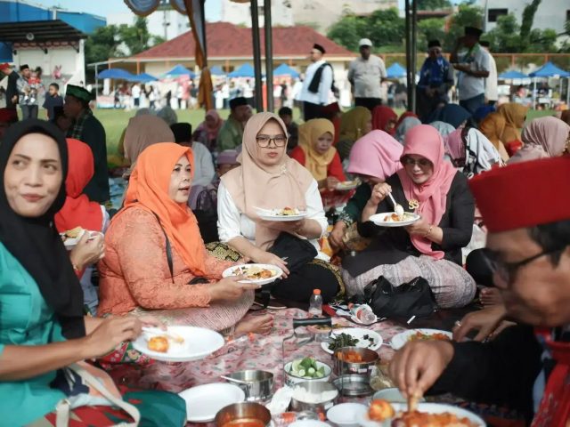 Meriah! Lebaran Kukusan Depok Dipadati Ribuan Warga, Angkat Tradisi Betawi Tempo Dulu
