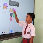 Penggunaan Papan Digital Interaktif Mampu Dongkrak Tingkat Kehadiran Murid ke Sekolah