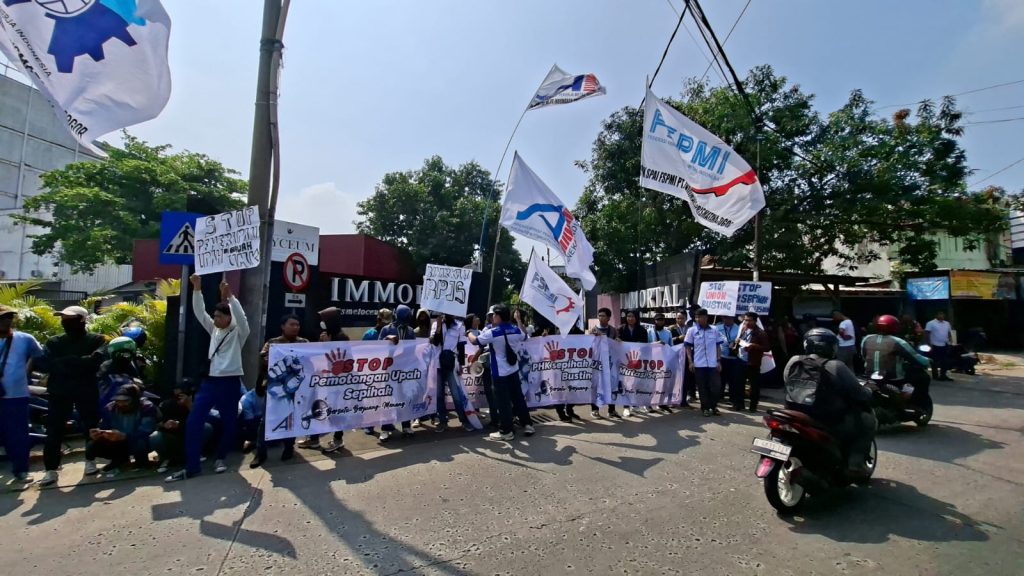 Buruh PT Immortal demo