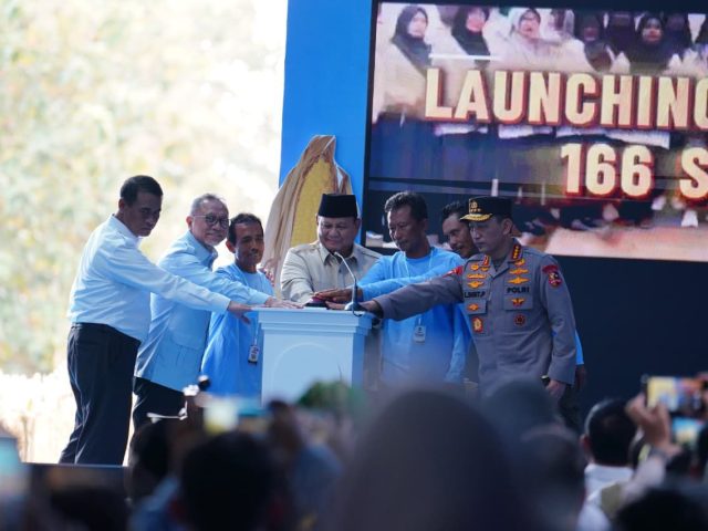 Di Hadapan Prabowo, Kapolri Paparkan Hasil Panen Raya Jagung Polri Kuartal I dan II