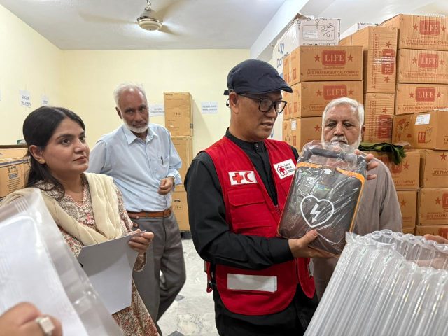 PMI Kirim Bantuan Obat-obatan dan Alat Kesehatan Darurat untuk Iran