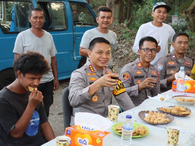 Kapolres Metro Depok Gelar Jaga Depok On The Spot, Ajak Sopir Angkutan Umum Tertib Berlalu Lintas dan Jauhi Penyalahgunaan Obat-obatan