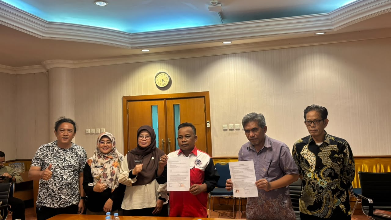 pertemuan manajemen Hotel Bumi Wiyata dan pekerja