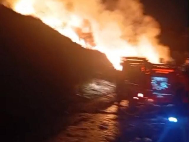 TPA Cipayung Kebakaran, Api Terlihat Besar