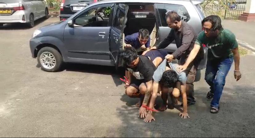 Komplotan pencuri truk dan pikap