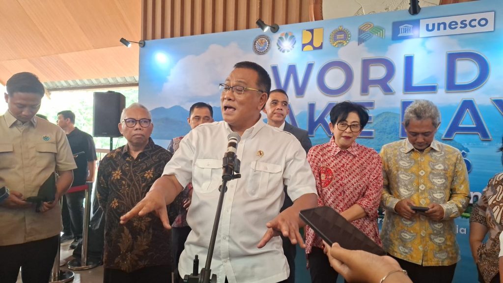 Menteri Lingkungan Hidup, Jumhur Hidayat