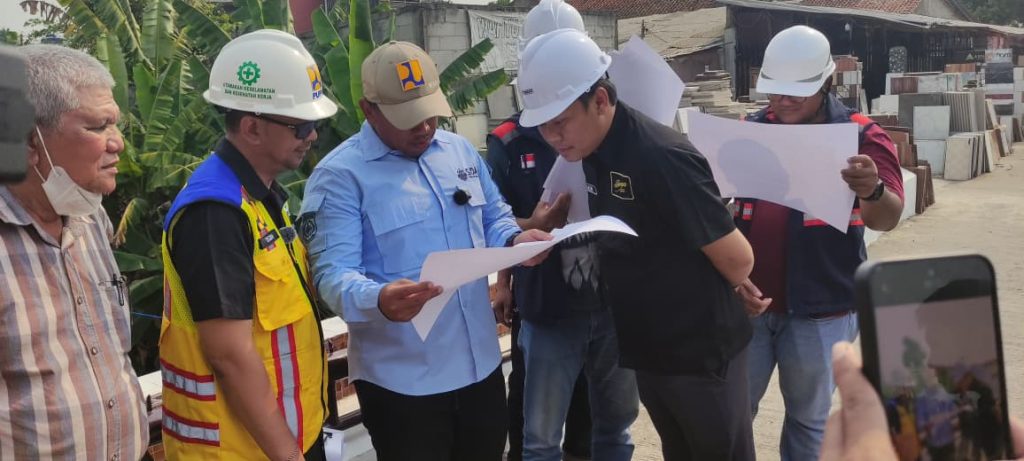Pelebaran Jalan Raya Cipayung