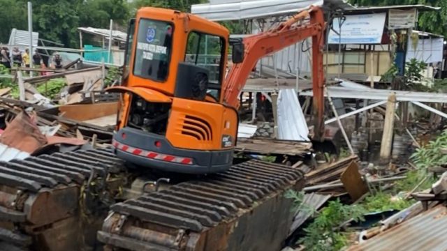 Ditertibkan Akhir Tahun 2025, Belasan Bangunan Liar Depan Kampus Gundar Akses UI Muncul Lagi